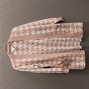 Belle by Kim Gravel pink and white houndstooth open front sweater size XSP